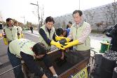 첨부 이미지: 091028 사랑의 연탄배달2.jpg