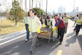첨부 이미지: 091028 사랑의 연탄배달3.jpg