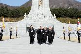 첨부 이미지: 20110325 천안함1주기 현충원 참배3.JPG