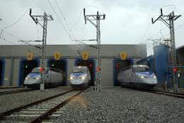 첨부 이미지: 20021025 고양차량기지(경부고속)31