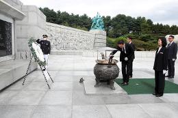 첨부 이미지: 20260901 취임 현충원 참배3