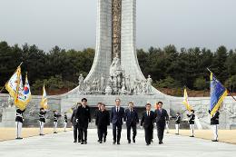 첨부 이미지: 20240219 취임 현충원 참배3