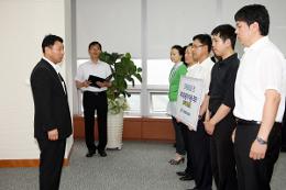 첨부 이미지: 20120618 국가유공자 직원 격려3