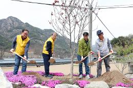 첨부 이미지: 20230404 1사 1촌 마을 식목 및 농촌 일손돕기3